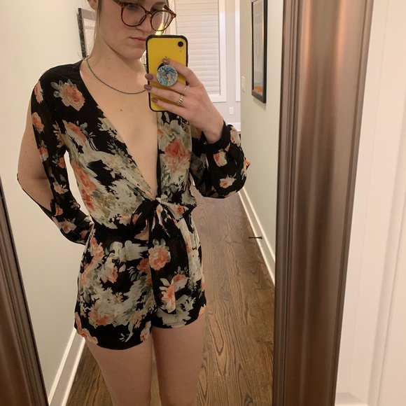 Floral Peep Romper - Picture 3 of 6